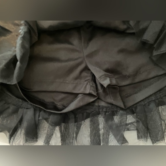 Justice Girl’s Skort, Size 10, Black w Sequiny Flowers on Front - Picture 3 of 5